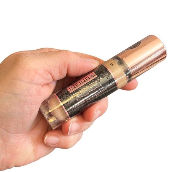Makeup Revolution Conceal &‎ Define Concealer C8 - Picture 1 of 5